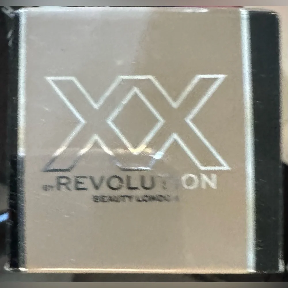 Makeup Revolution, Conceal & Hydrate, Foundation, FX8